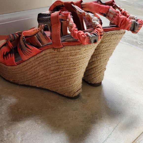 Sandals - Picture 2 of 2